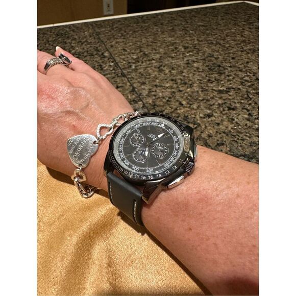 Like new Guess Waterpro Chronograph watch - Picture 1 of 9